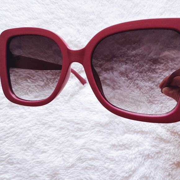 Eva Red Square-Framed Sunglasses - Picture 3 of 14